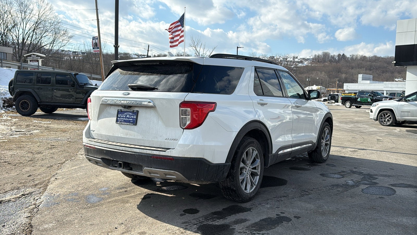 2023 Ford EXPLORER XLT