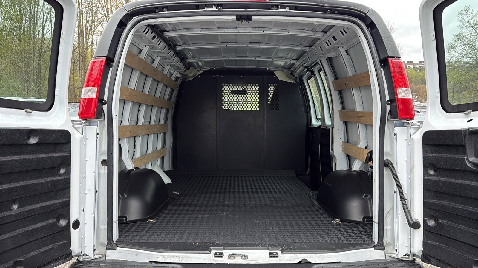 2024 Chevrolet Express Cargo 2500 WT