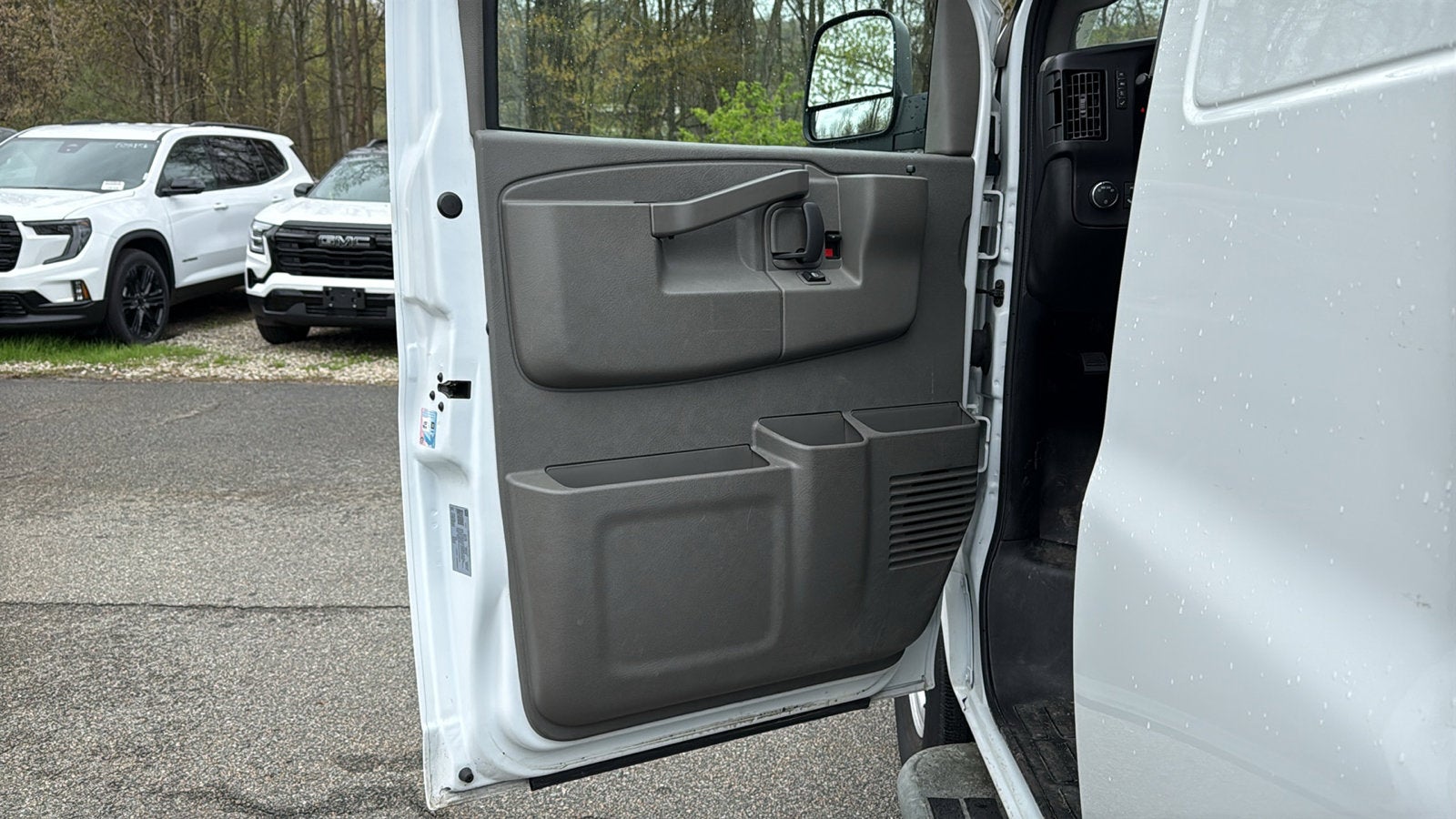 2024 Chevrolet Express Cargo 2500 WT