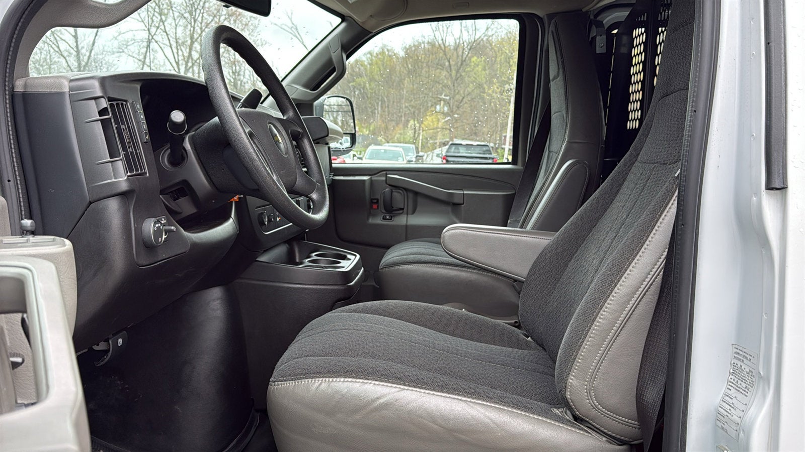 2024 Chevrolet Express Cargo 2500 WT