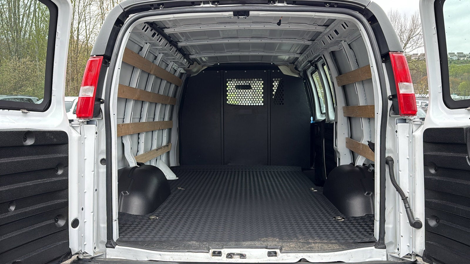 2024 Chevrolet Express Cargo 2500 WT
