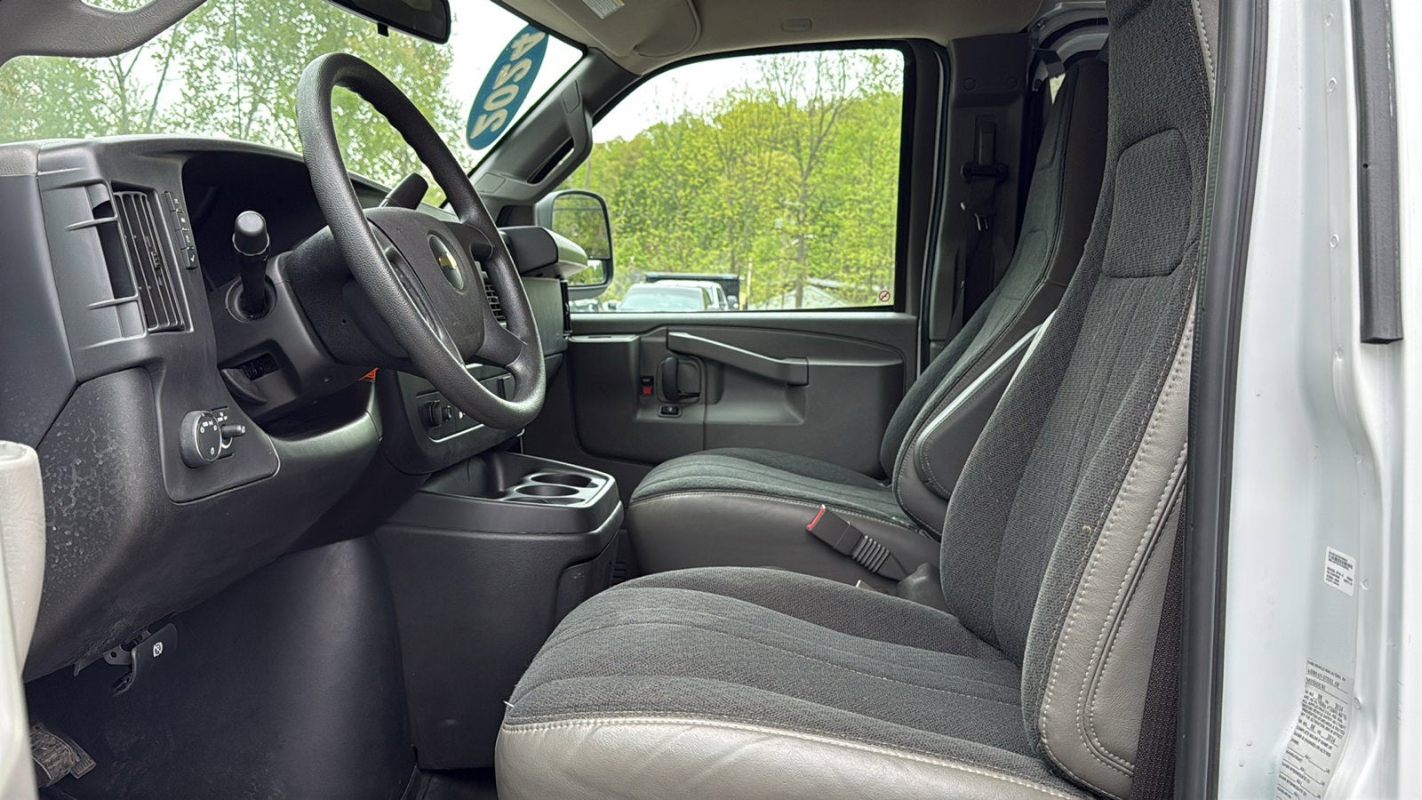 2024 Chevrolet Express Cargo 2500 WT