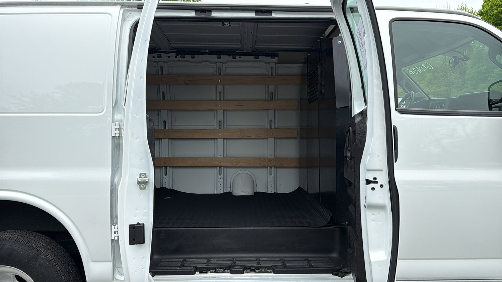 2024 Chevrolet Express Cargo 2500 WT