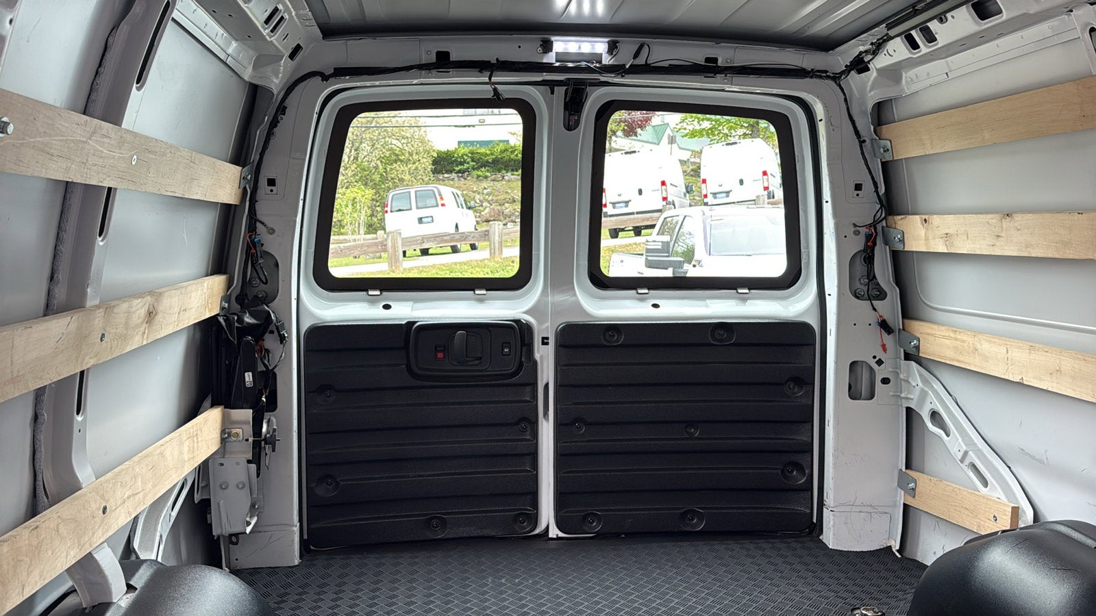 2024 Chevrolet Express Cargo 2500 WT