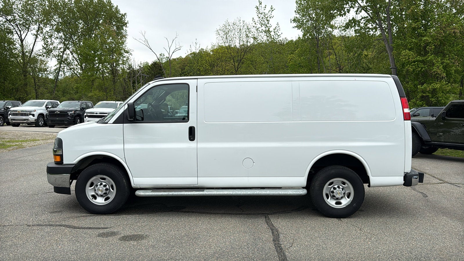 2024 Chevrolet Express Cargo 2500 WT