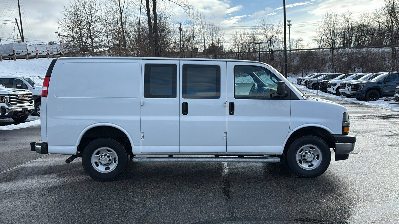 2024 Chevrolet Express Cargo 2500 WT