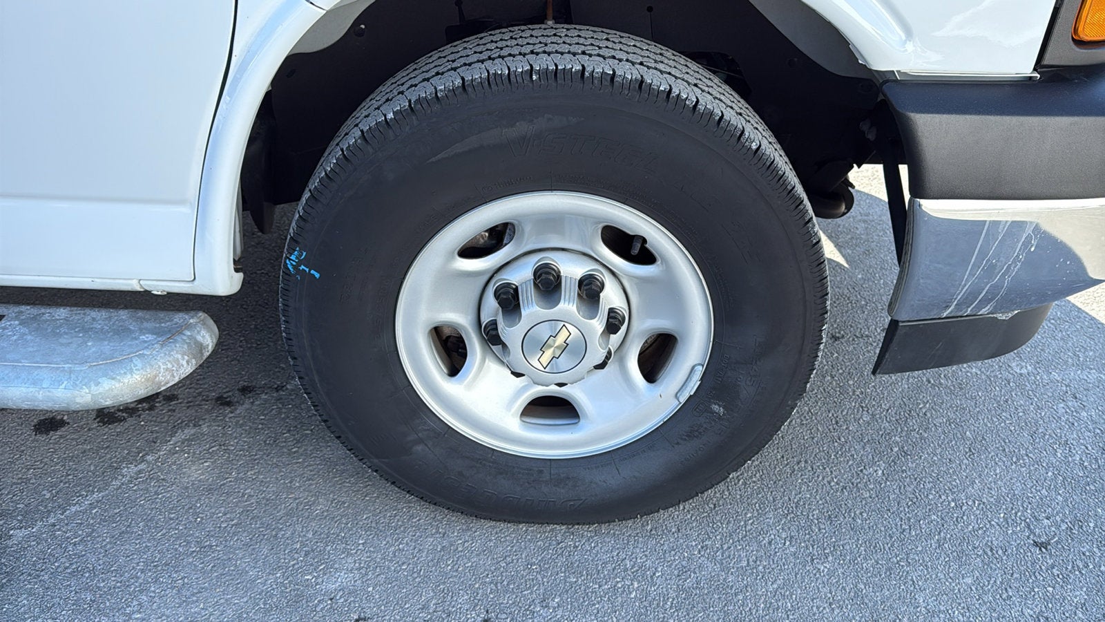 2024 Chevrolet Express Cargo 2500 WT