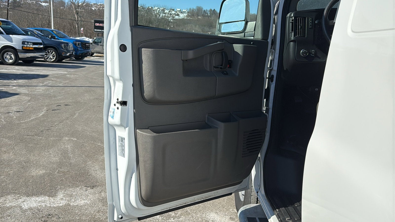 2024 Chevrolet Express Cargo 2500 WT