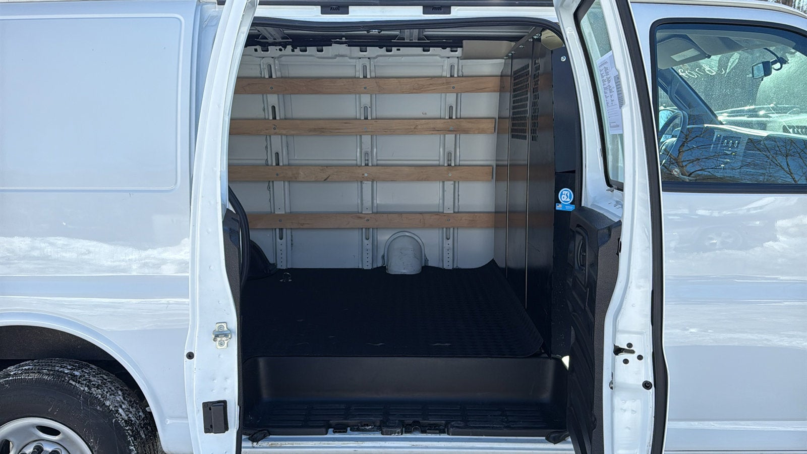 2024 Chevrolet Express Cargo 2500 WT