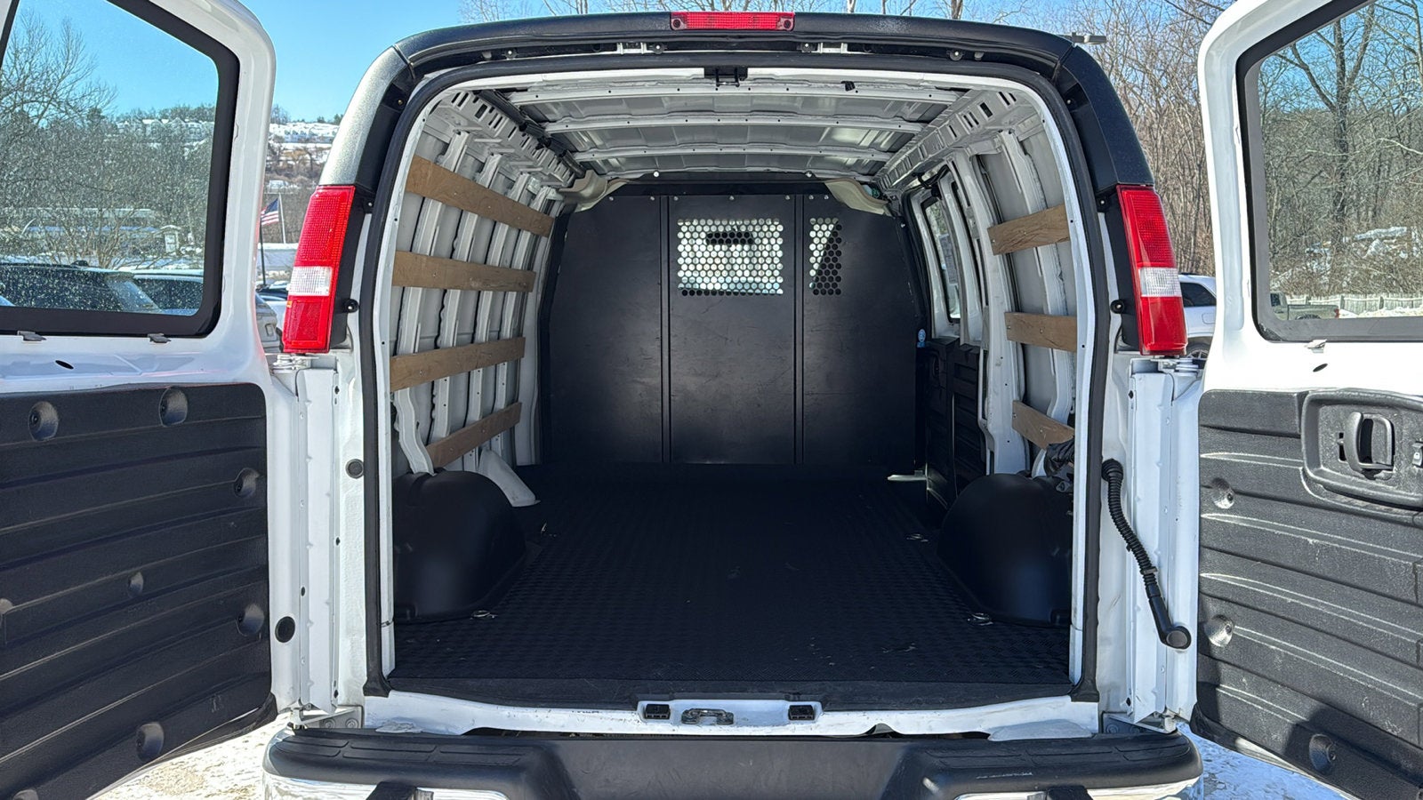 2024 Chevrolet Express Cargo 2500 WT