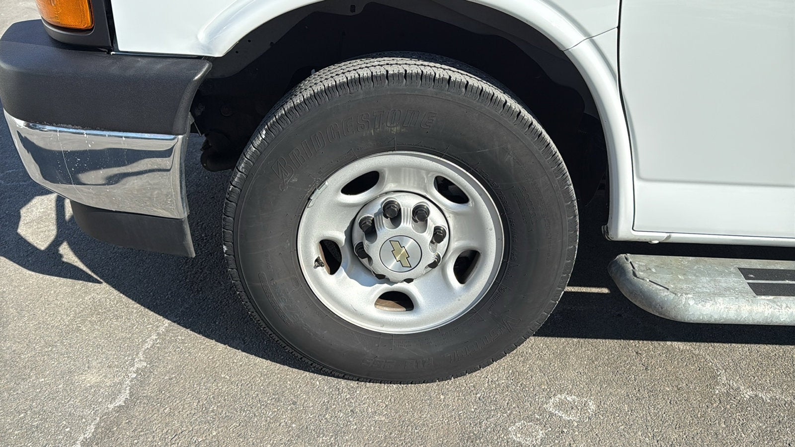 2024 Chevrolet Express Cargo 2500 WT