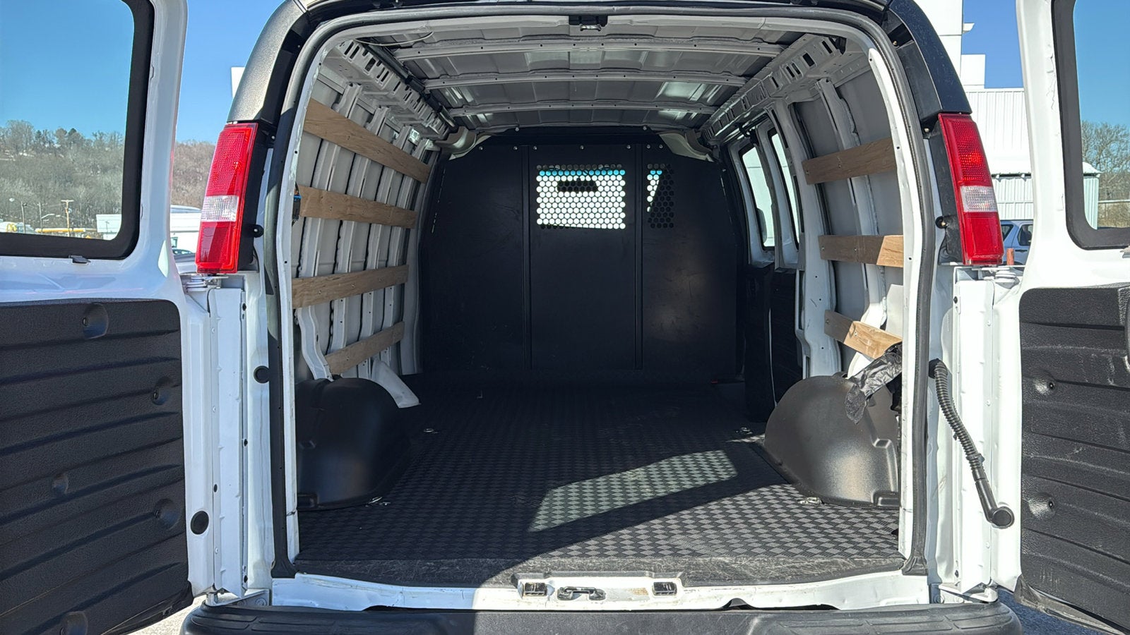 2024 Chevrolet Express Cargo 2500 WT