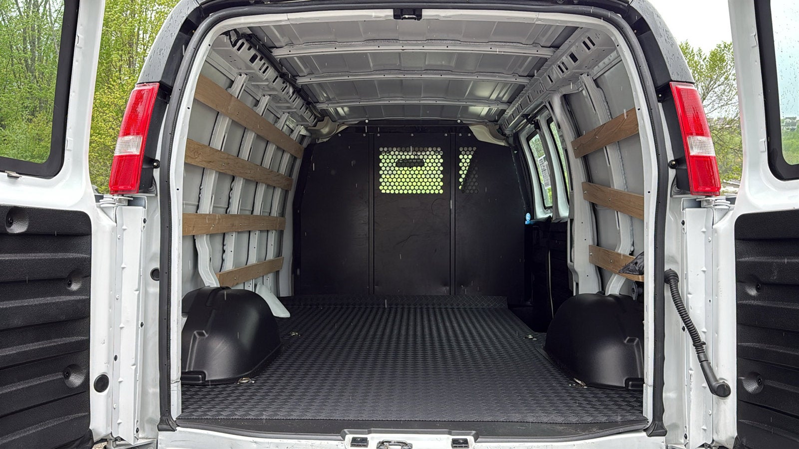 2024 Chevrolet Express Cargo 2500 WT