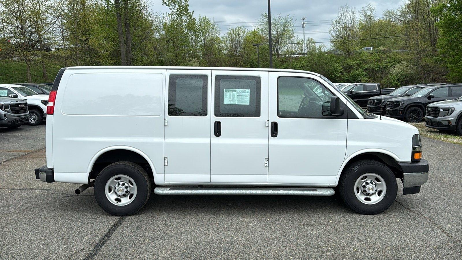 2024 Chevrolet Express Cargo 2500 WT