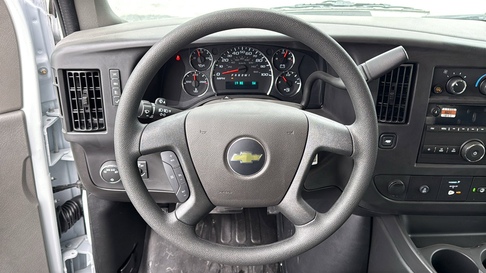 2025 Chevrolet Express Cargo 2500 WT