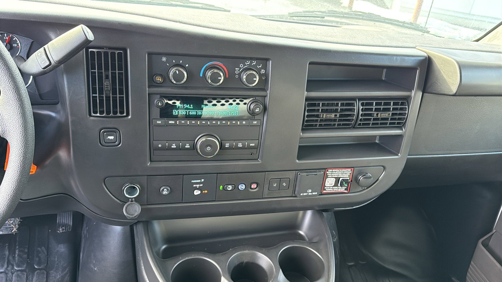 2025 Chevrolet Express Cargo 2500 WT