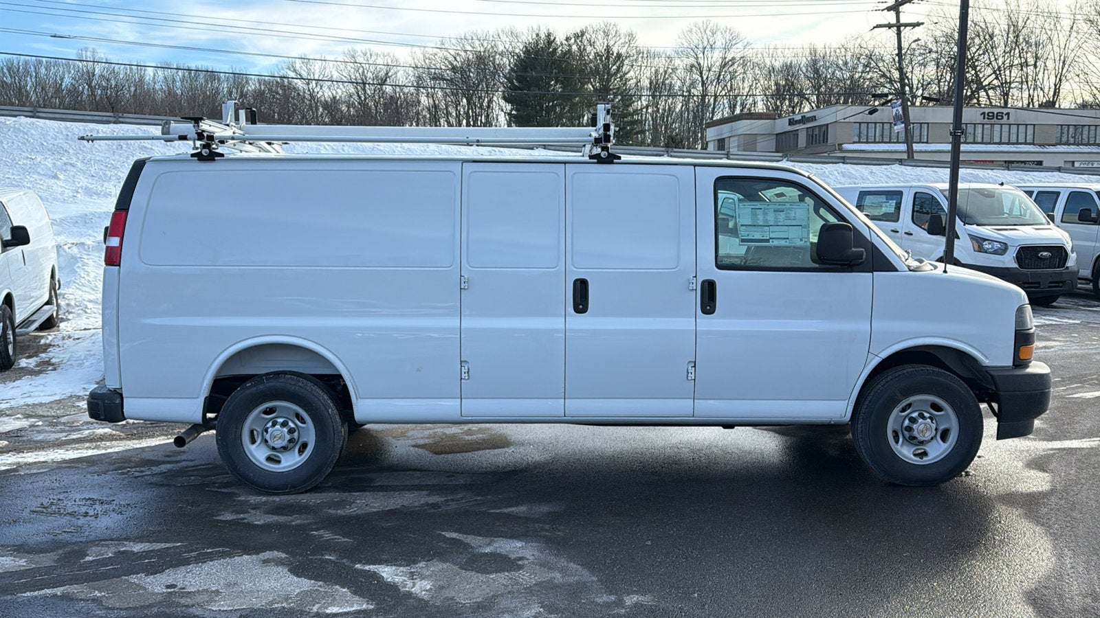 2025 Chevrolet Express Cargo 2500 WT