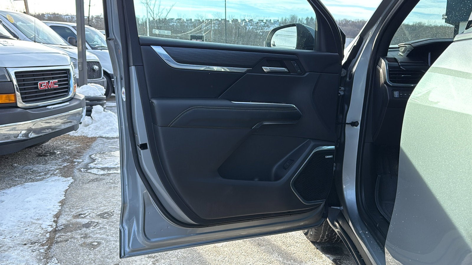 2024 GMC Acadia Elevation