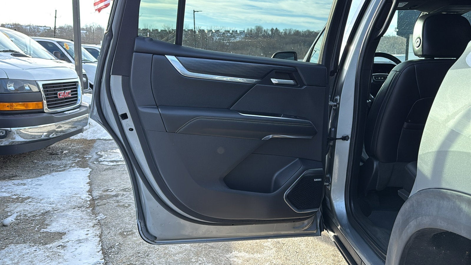 2024 GMC Acadia Elevation