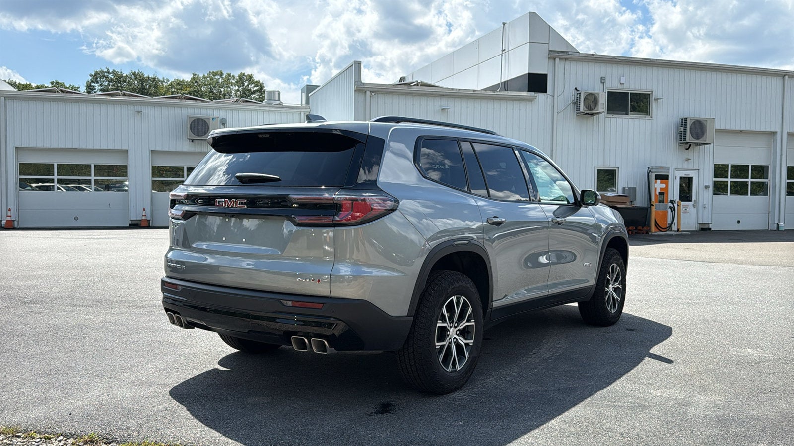 2026 GMC Acadia AT4
