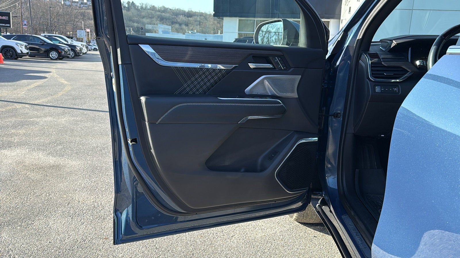 2024 GMC Acadia Denali