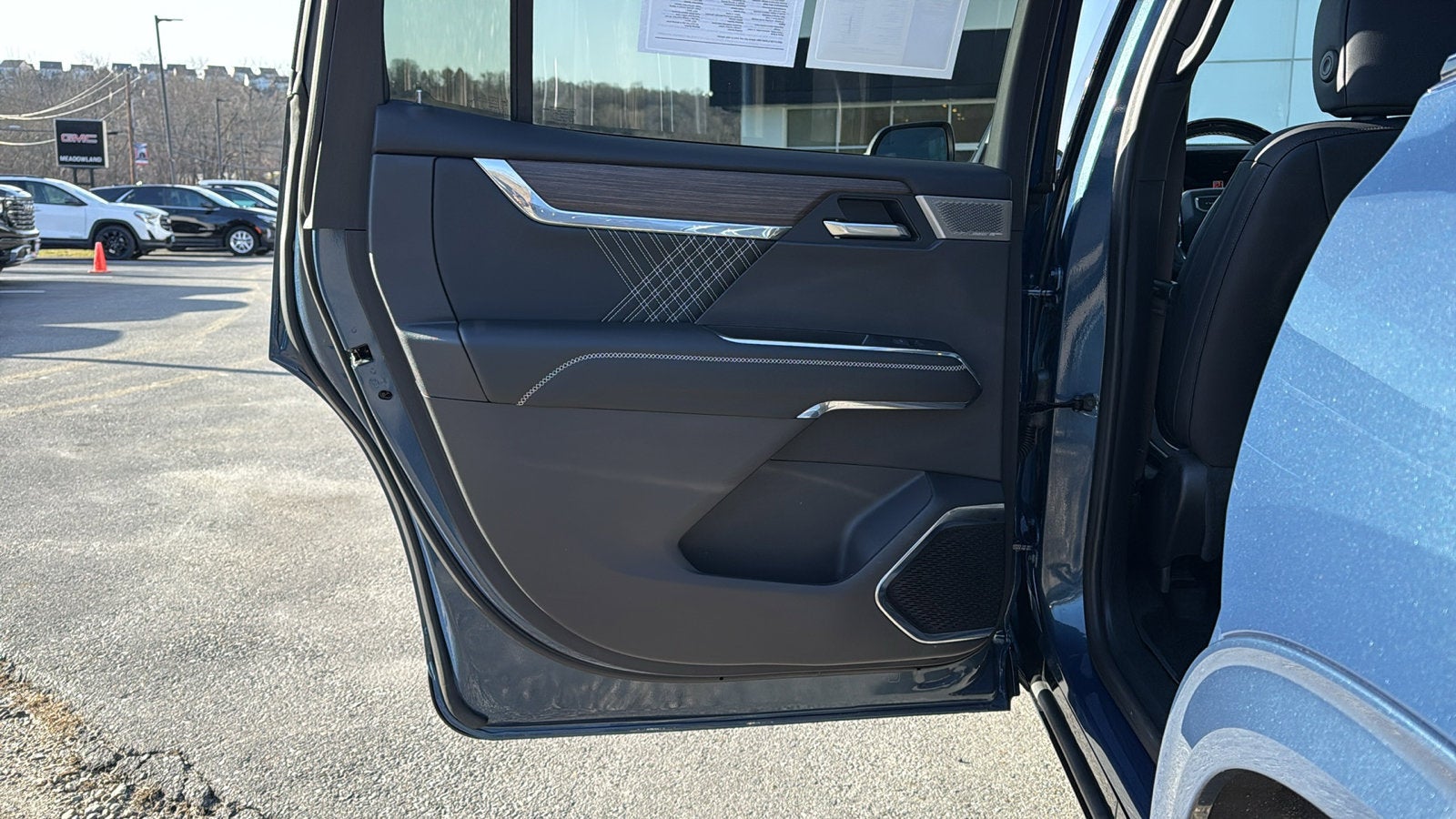 2024 GMC Acadia Denali