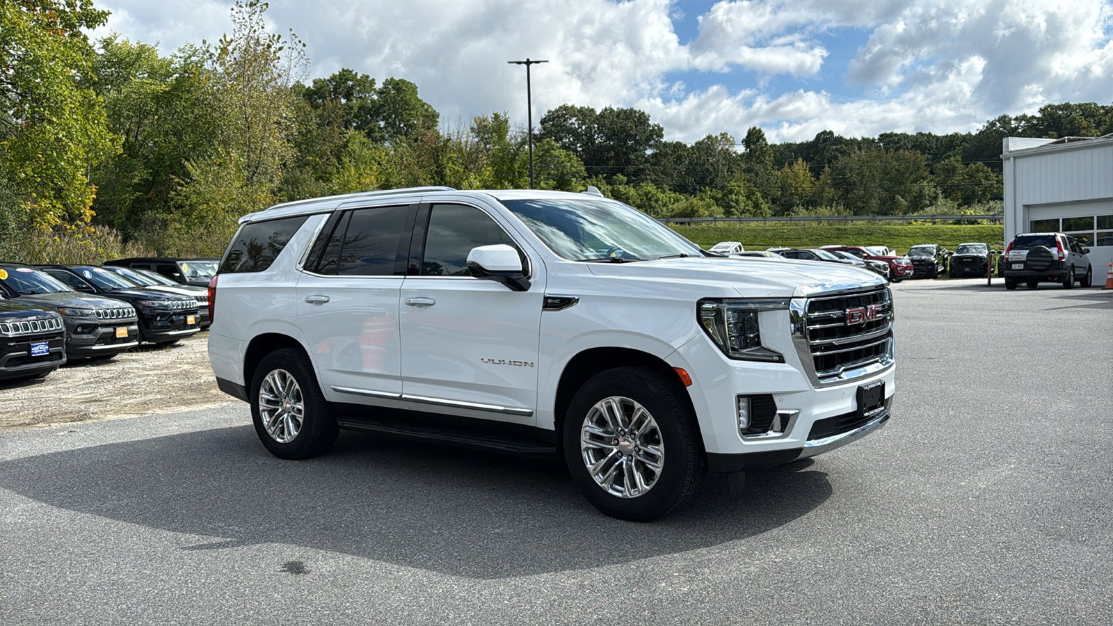 2023 GMC Yukon SLT
