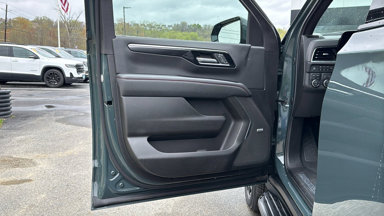 2025 Chevrolet Tahoe RST