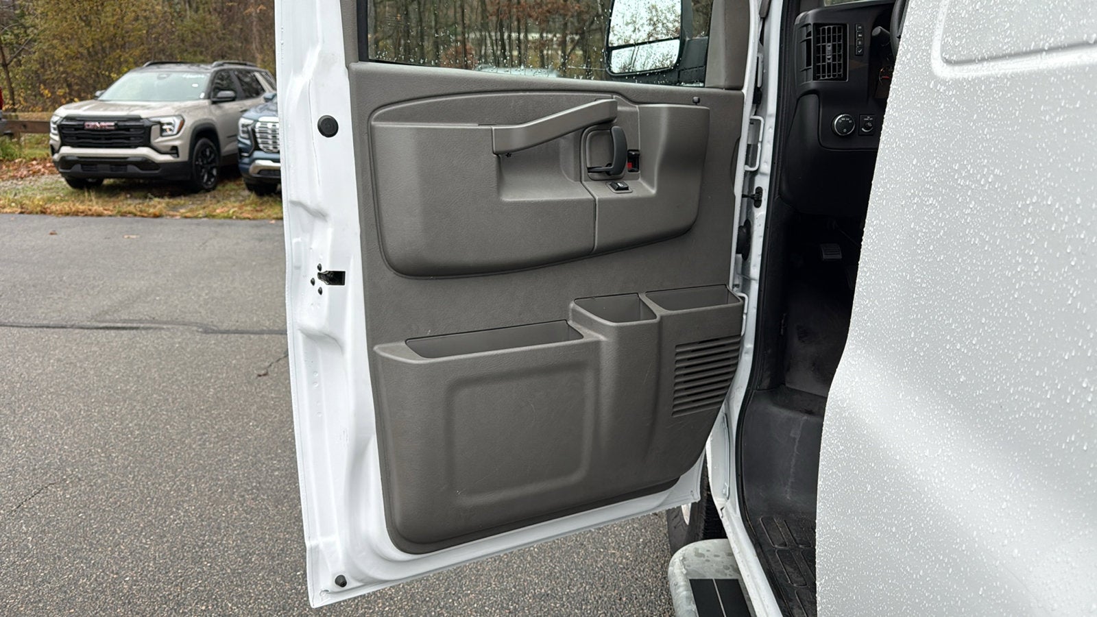 2024 GMC Savana Cargo 2500 Work Van