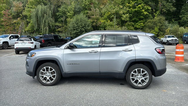 2023 Jeep Compass Latitude Lux