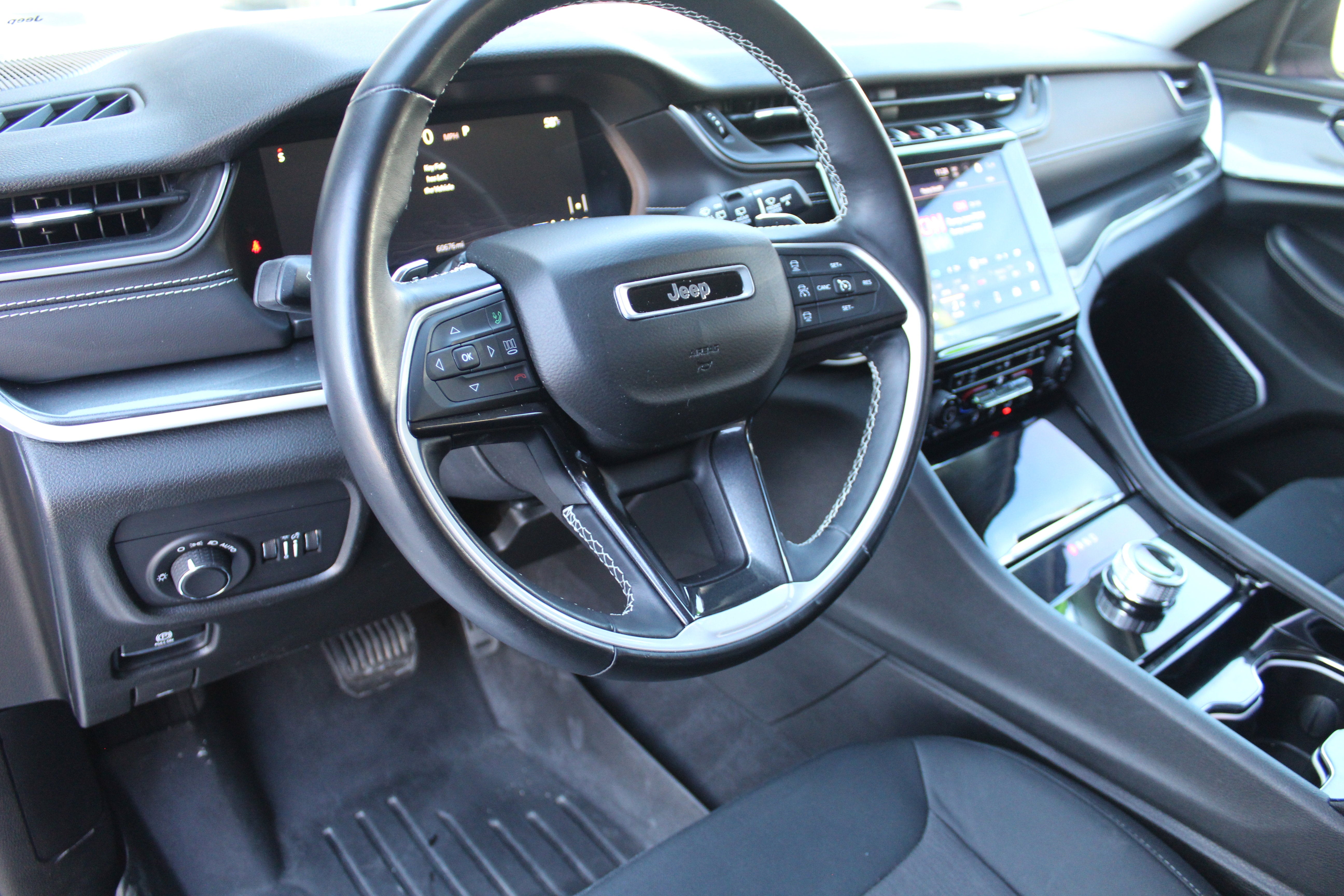 2021 Jeep Grand Cherokee L Laredo