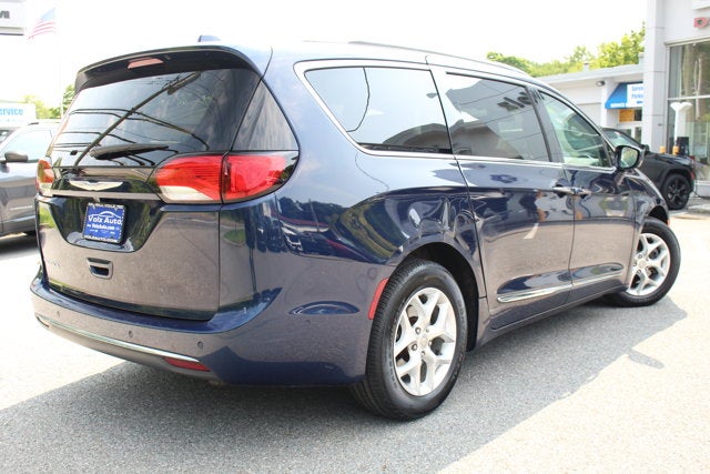 2017 Chrysler Pacifica Touring-L Plus