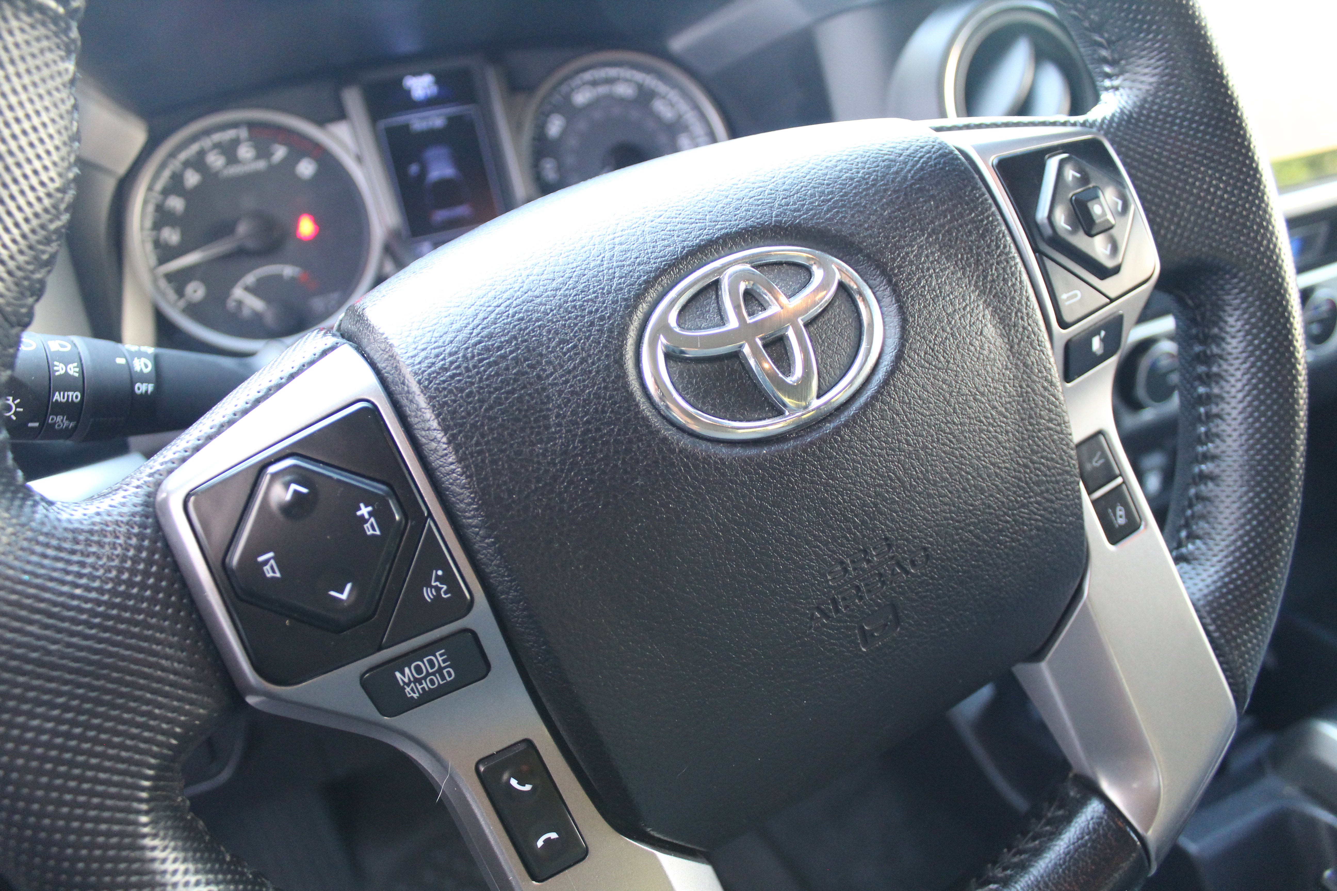 2022 Toyota Tacoma 4WD SR V6