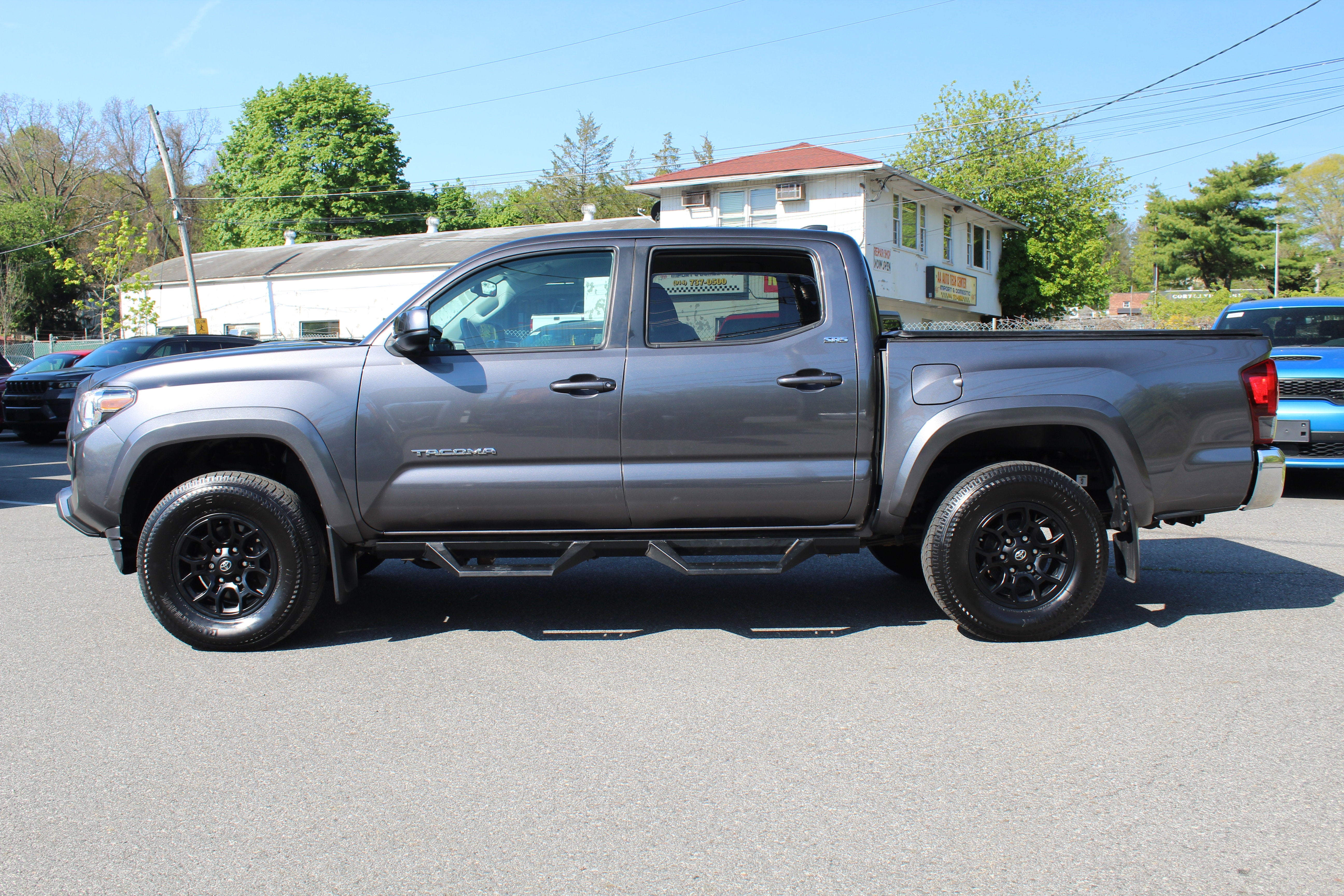 2022 Toyota Tacoma 4WD SR V6