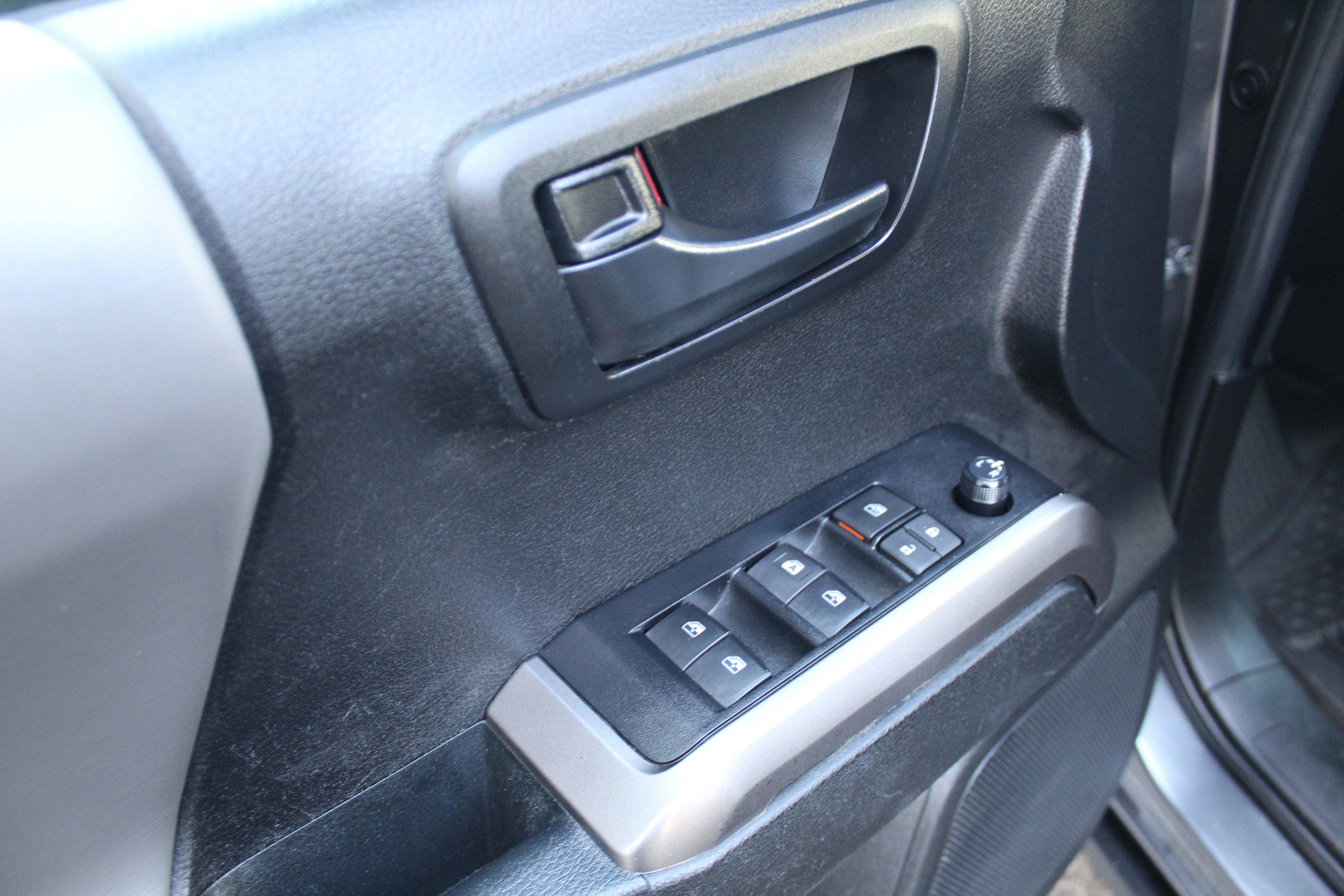 2022 Toyota Tacoma 4WD SR V6