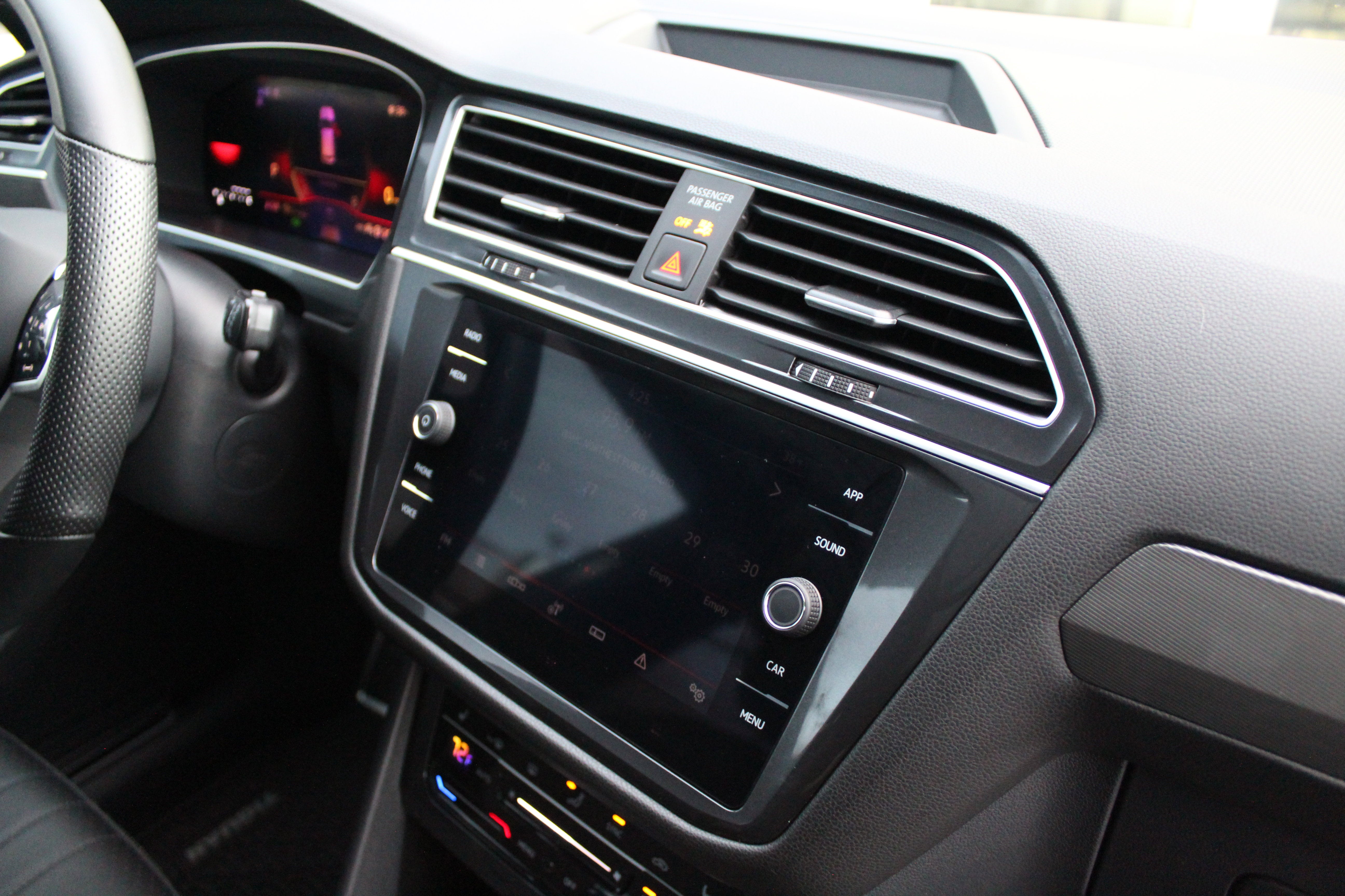 2024 Volkswagen Tiguan SE R-Line Black