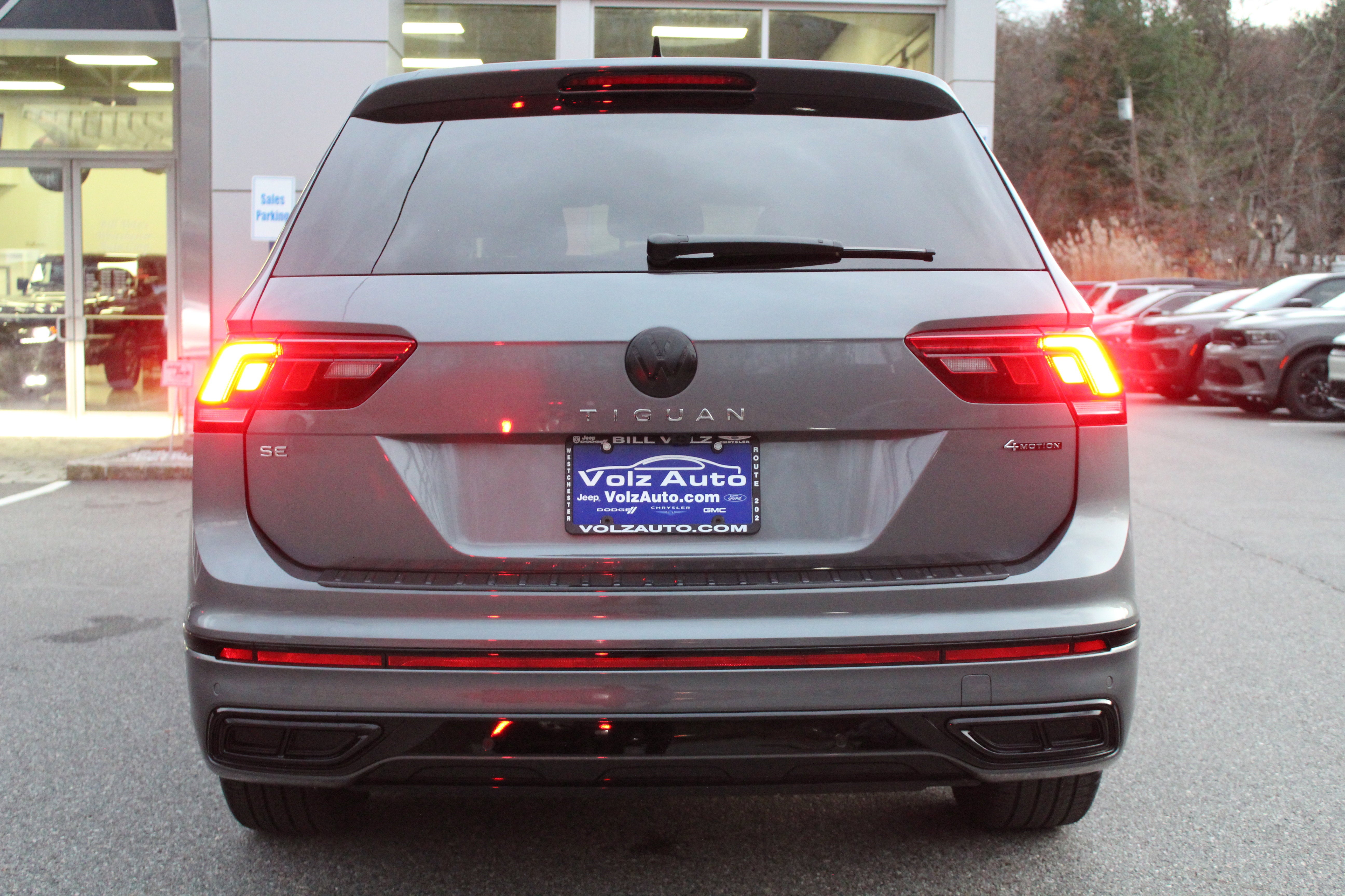 2024 Volkswagen Tiguan SE R-Line Black